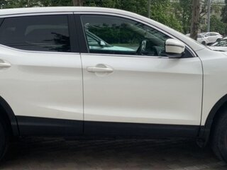 2014 Nissan Qashqai II, белый, 1450000 рублей, вид 4