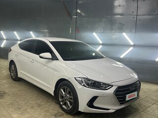 2017 Hyundai Elantra VI (AD), белый, 1289000 рублей, вид 3
