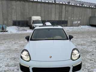 2015 Porsche Cayenne II Рестайлинг (958), белый, 3790000 рублей, вид 2