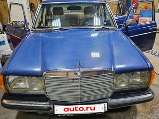 1980 Mercedes-Benz W123 200 4-speed, синий, 1500000 рублей, вид 2