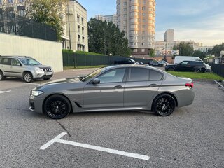 2021 BMW 5 серии 520d xDrive VII (G30/G31/G38) Рестайлинг, серый, 4799000 рублей, вид 3