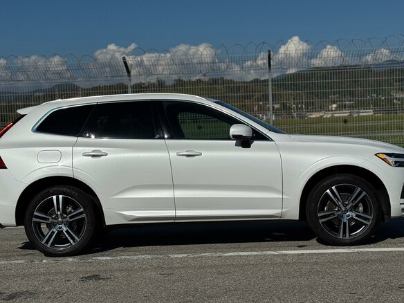 2020 Volvo XC60 II, белый, 3999999 рублей - вид 4