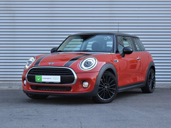 2018 Mini Hatch Cooper III (F55/F56) Рестайлинг, оранжевый