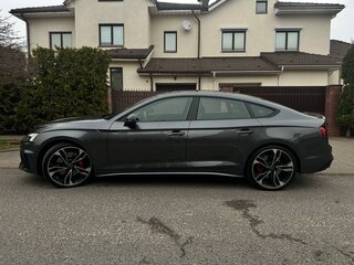 2024 Audi S5 Sportback II (F5) Рестайлинг, серебристый, 5990000 рублей, вид 4