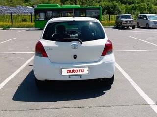 2009 Toyota Vitz II (XP90), белый, 560000 рублей, вид 4
