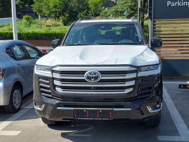 Открыть фотографии: Toyota Land Cruiser 300 Series