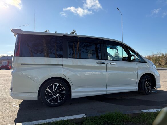 2015 Honda Stepwgn Spada V, белый, 1600000 рублей - вид 2