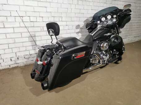 2013 Harley-Davidson Street Glide, чёрный, 1100000 рублей, вид 4
