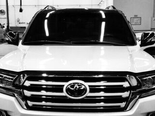 2017 Toyota Land Cruiser 200 Series Рестайлинг 2, белый, 5900000 рублей, вид 3