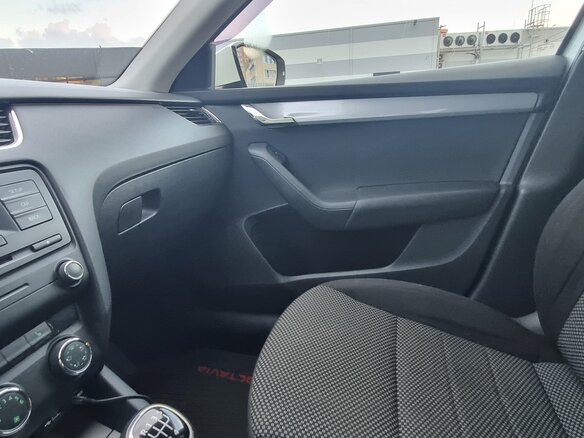 2014 Skoda Octavia III (A7), белый, 800000 рублей - вид 13
