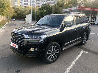 2017 Toyota Land Cruiser 200 Series Рестайлинг 2, чёрный, 7340000 рублей, вид 1