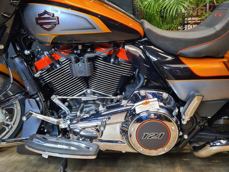 2026 Harley-Davidson CVO Street Glide, оранжевый, 6840000 рублей, вид 4