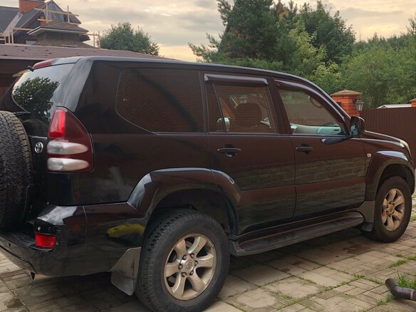 2007 Toyota Land Cruiser Prado 4-speed 120 Series Рестайлинг, чёрный, 1940000 рублей - вид 5