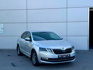 2018 Skoda Octavia III (A7) Рестайлинг, серебристый, 1415000 рублей, вид 3