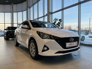 2021 Hyundai Solaris II Рестайлинг, белый, 1800000 рублей, вид 2