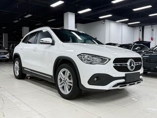 2022 Mercedes-Benz GLA 180 II (H247), белый, 2240000 рублей, вид 1
