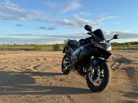 2004 Honda CBR 600RR, чёрный, 450000 рублей, вид 1