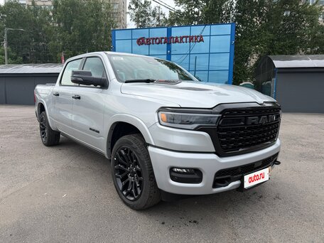 2026 Ram 1500 Crew Cab V Рестайлинг, серебристый, 9499999 рублей, вид 1