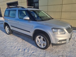 2015 Skoda Yeti I Рестайлинг, серый, 1400000 рублей, вид 3