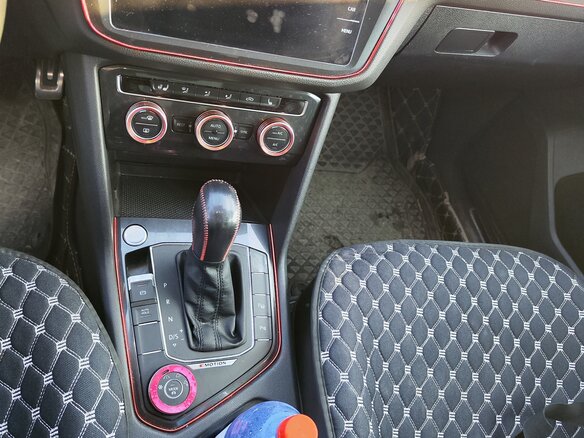 2018 Volkswagen Tiguan II, серебристый, 2545000 рублей - вид 10