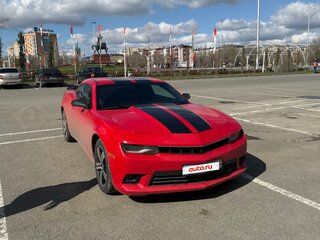 2016 Chevrolet Camaro VI, красный, 3000000 рублей, вид 1