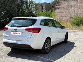 2017 Kia Ceed II Рестайлинг, белый, 1150000 рублей, вид 5