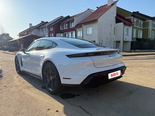 2020 Porsche Taycan 4S I, белый, 7190000 рублей, вид 3