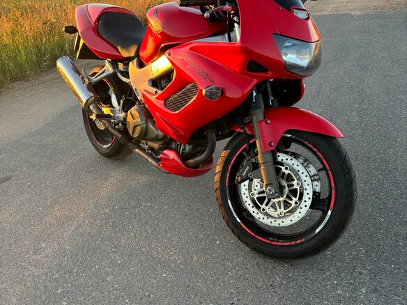 2006 Honda VTR 1000, красный, 297167 рублей
