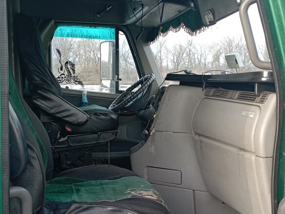 2001 Freightliner Century Class, зелёный, 1700000 рублей - вид 13