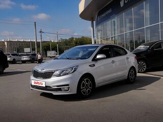 2016 Kia Rio III Рестайлинг, серебристый, 840000 рублей, вид 2