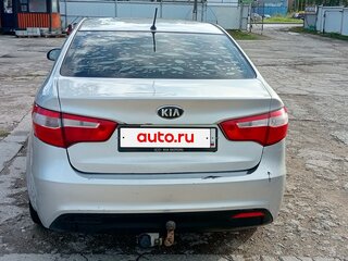 2014 Kia Rio 6-speed III, серебристый, 650000 рублей, вид 4