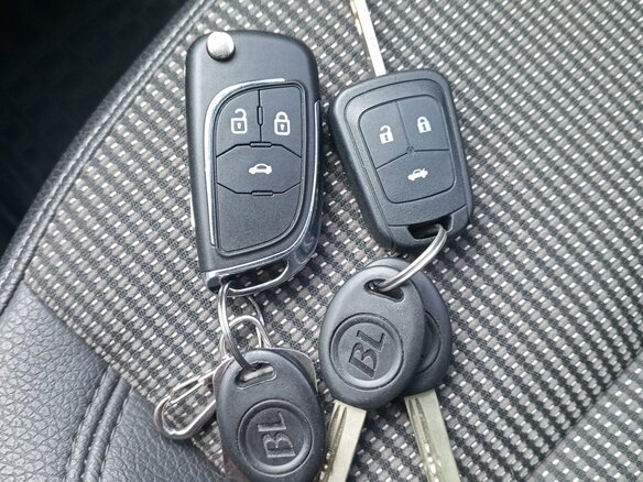 2013 Opel Astra J Рестайлинг, серый, 1300000 рублей - вид 6
