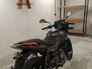 2021 Bajaj Pulsar 180, чёрный, 150000 рублей, вид 3