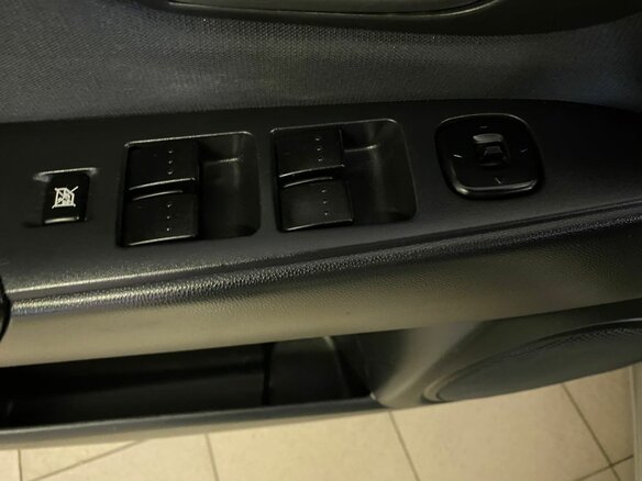 2006 Mazda 3 I (BK) Рестайлинг, золотистый - вид 10