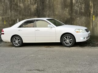 2001 Toyota Mark II IX (X110), белый, 700000 рублей, вид 3