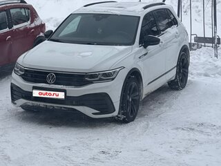 2021 Volkswagen Tiguan II Рестайлинг, белый, 4600000 рублей, вид 1