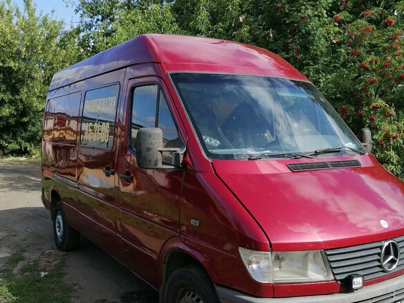 1996 Mercedes-Benz Sprinter, красный, 600000 рублей - вид 9