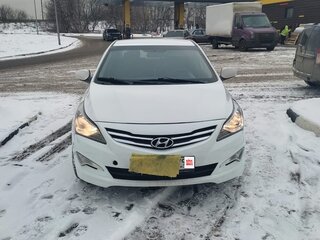 2014 Hyundai Solaris I Рестайлинг, белый, 650000 рублей, вид 1