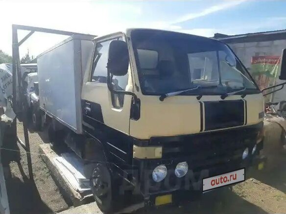 1984 Toyota Dyna, бежевый, 520000 рублей - вид 5