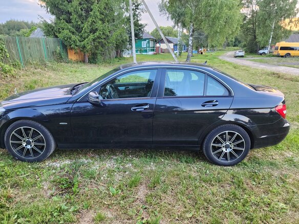 2014 Mercedes-Benz C-Класс 180 III (W204) Рестайлинг, чёрный, 1450000 рублей - вид 2