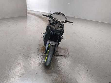 2017 Yamaha MT-09 (FZ-09), серый, 900000 рублей, вид 3