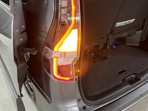 2020 Nissan Serena V (C27) Рестайлинг, серый, 2490000 рублей - вид 22