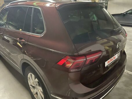 2020 Volkswagen Tiguan II Рестайлинг, коричневый, 3490000 рублей, вид 3