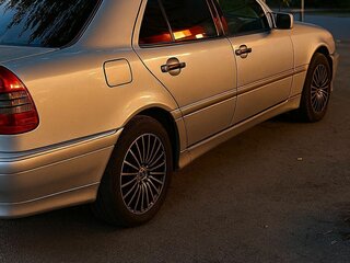 1995 Mercedes-Benz C-Класс 220 I (W202), серый, 450000 рублей, вид 3