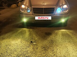 1998 Mercedes-Benz E-Класс 200 II (W210, S210), серебристый, 500000 рублей, вид 3
