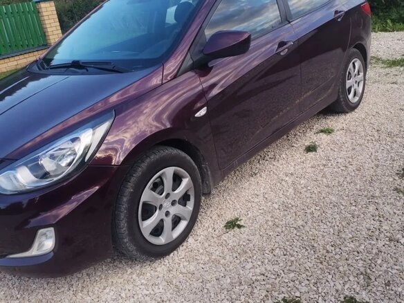 2012 Hyundai Solaris I, фиолетовый, 760000 рублей - вид 2