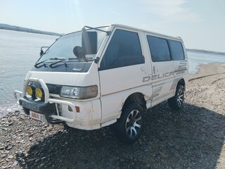 1990 Mitsubishi Delica III, белый, 599999 рублей, вид 4