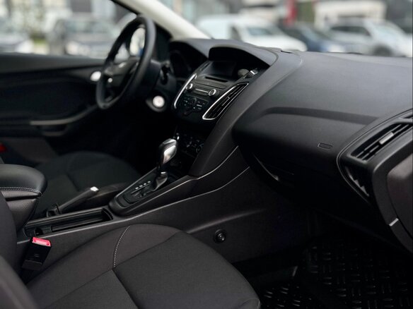 2019 Ford Focus III Рестайлинг, серебристый - вид 25