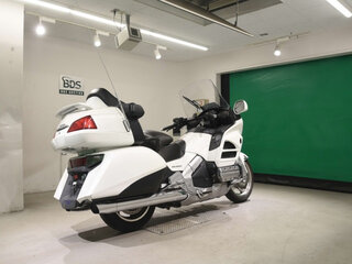 2013 Honda GL 1800 Gold Wing, белый, 1400000 рублей, вид 3