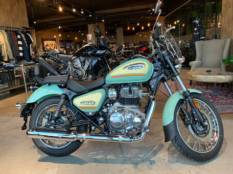 2025 Royal Enfield Meteor, зелёный, 519000 рублей, вид 3
